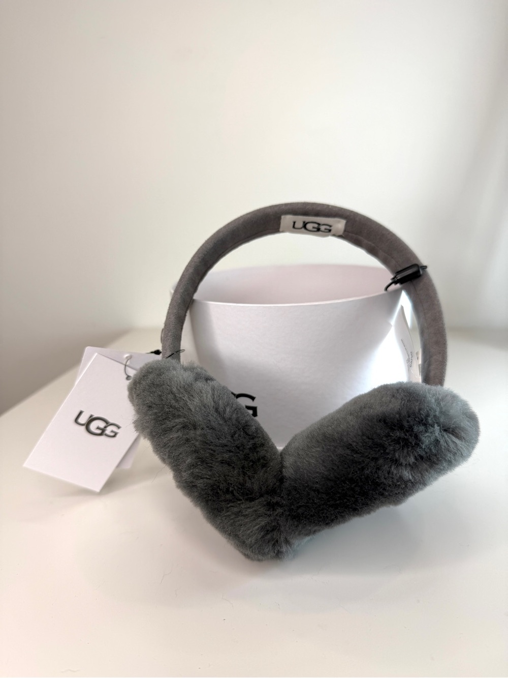 UGG SHEARLING CLASSIC EARMUFFS, CHARCOAL GRAY, NWT $85, ONE SIZE